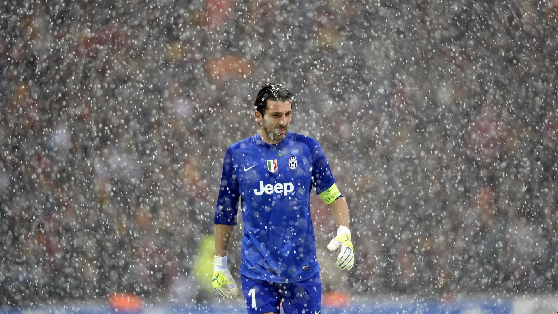 卡纳瓦罗盛赞郑智核心价值无可取代 球迷期盼徐新终迎绽放时刻